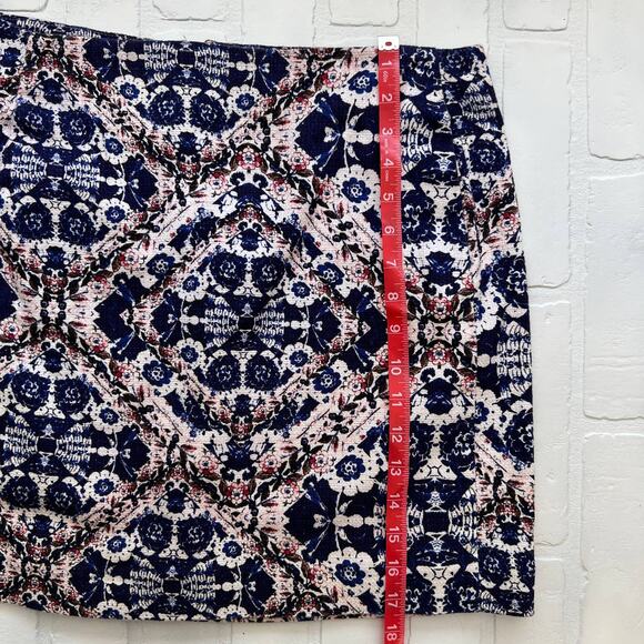 Joe Fresh Women's Tapestry Blue Indigo Floral Stretch Mini Skirt - sz 8 - Picture 4 of 5